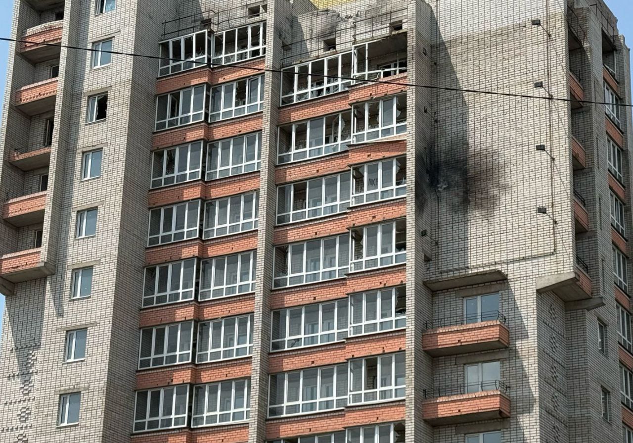 Пошкоджена багатоповерхівка