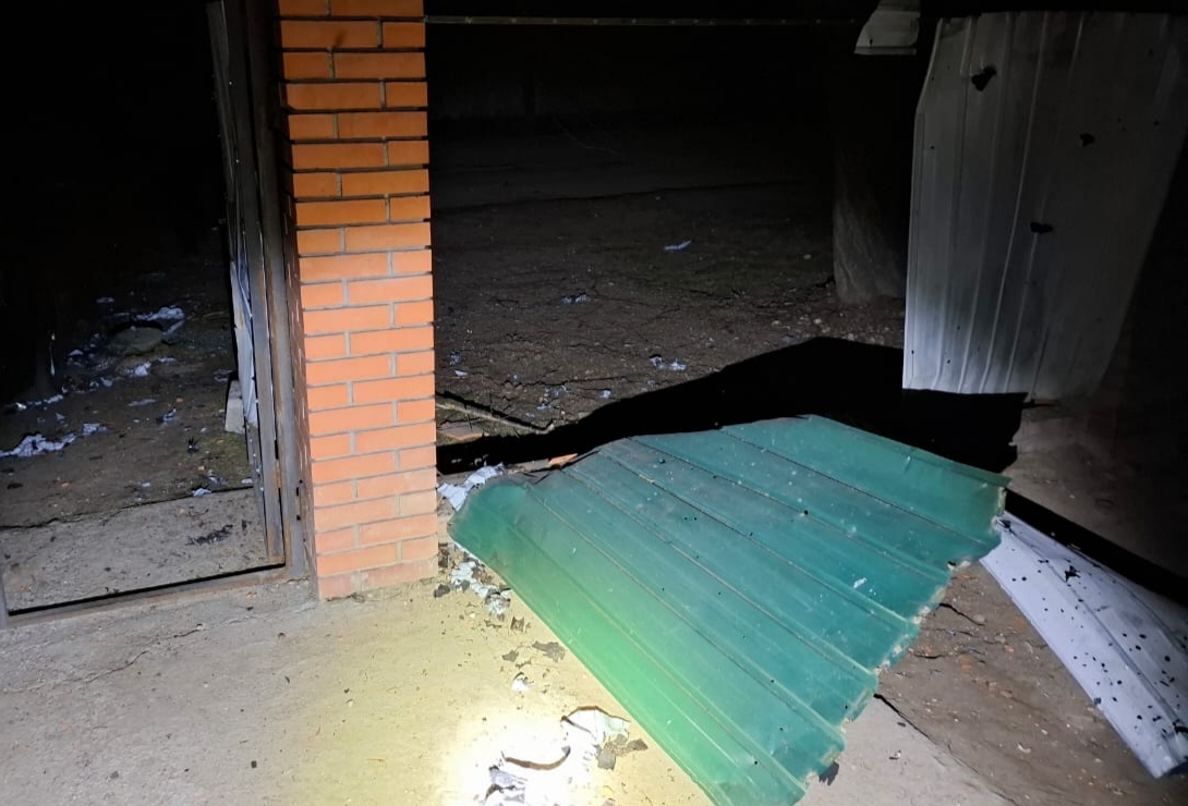 На одному з приватних подвір'їв понівечило паркан