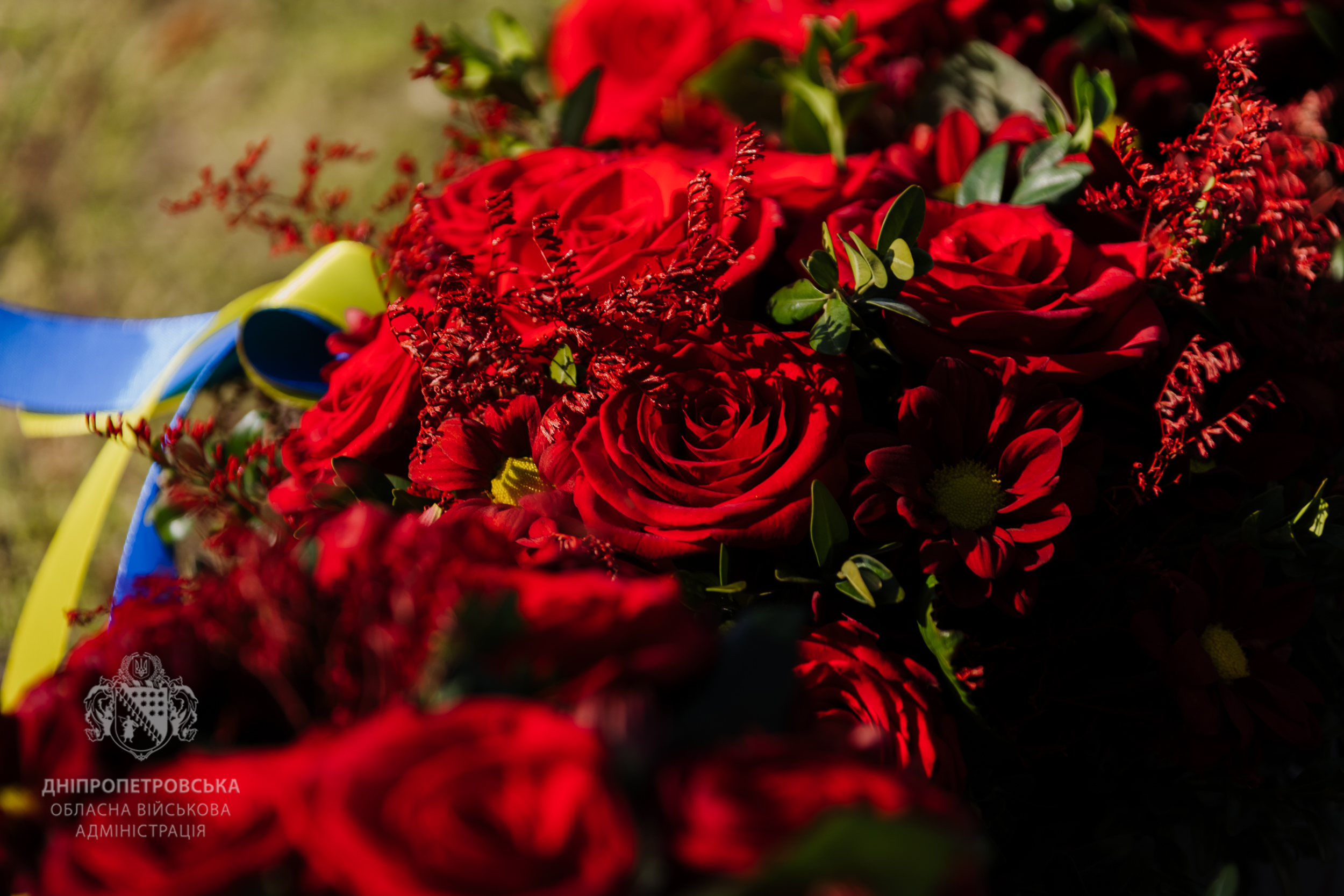 Квіти в пам’ять про загиблих оборонців 