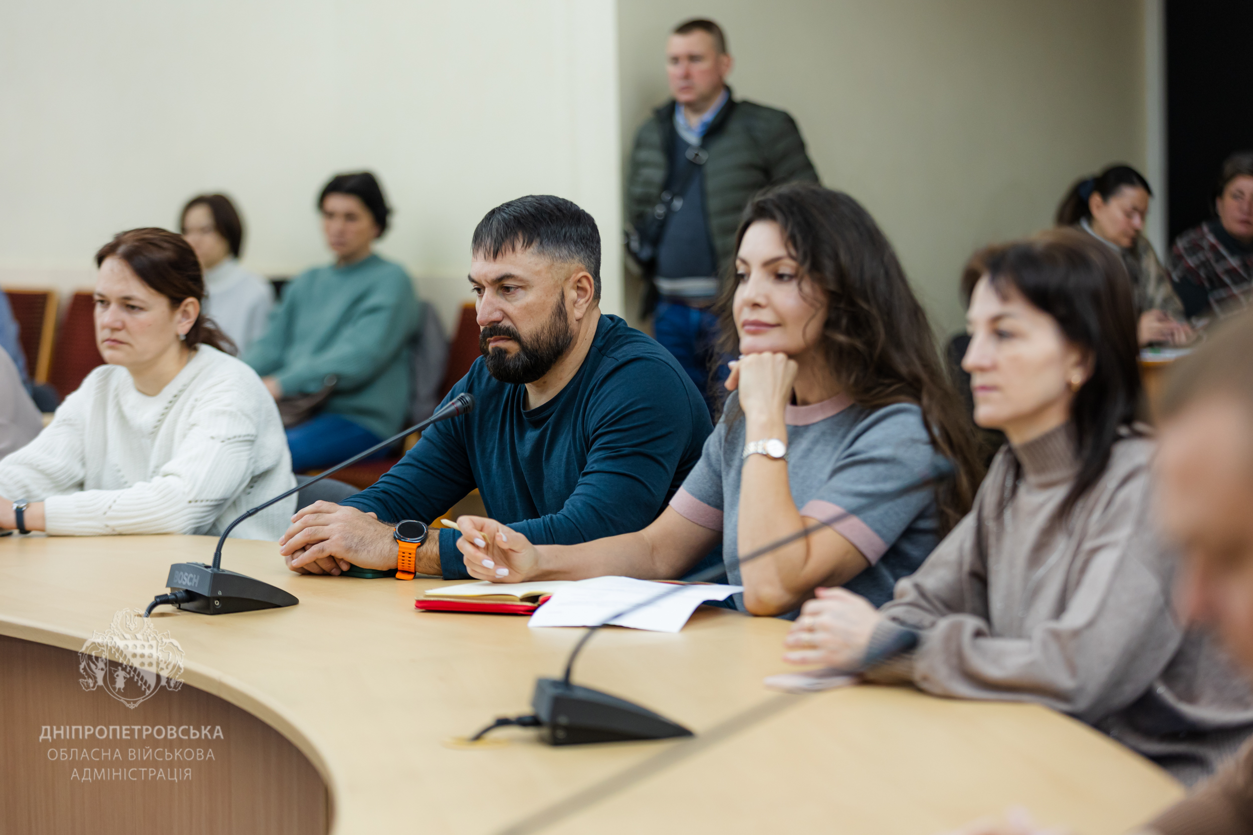 Рекомендації від фахівців слухали й учасники, які доєдналися онлайн. Серед них підприємці, представники районів і громад