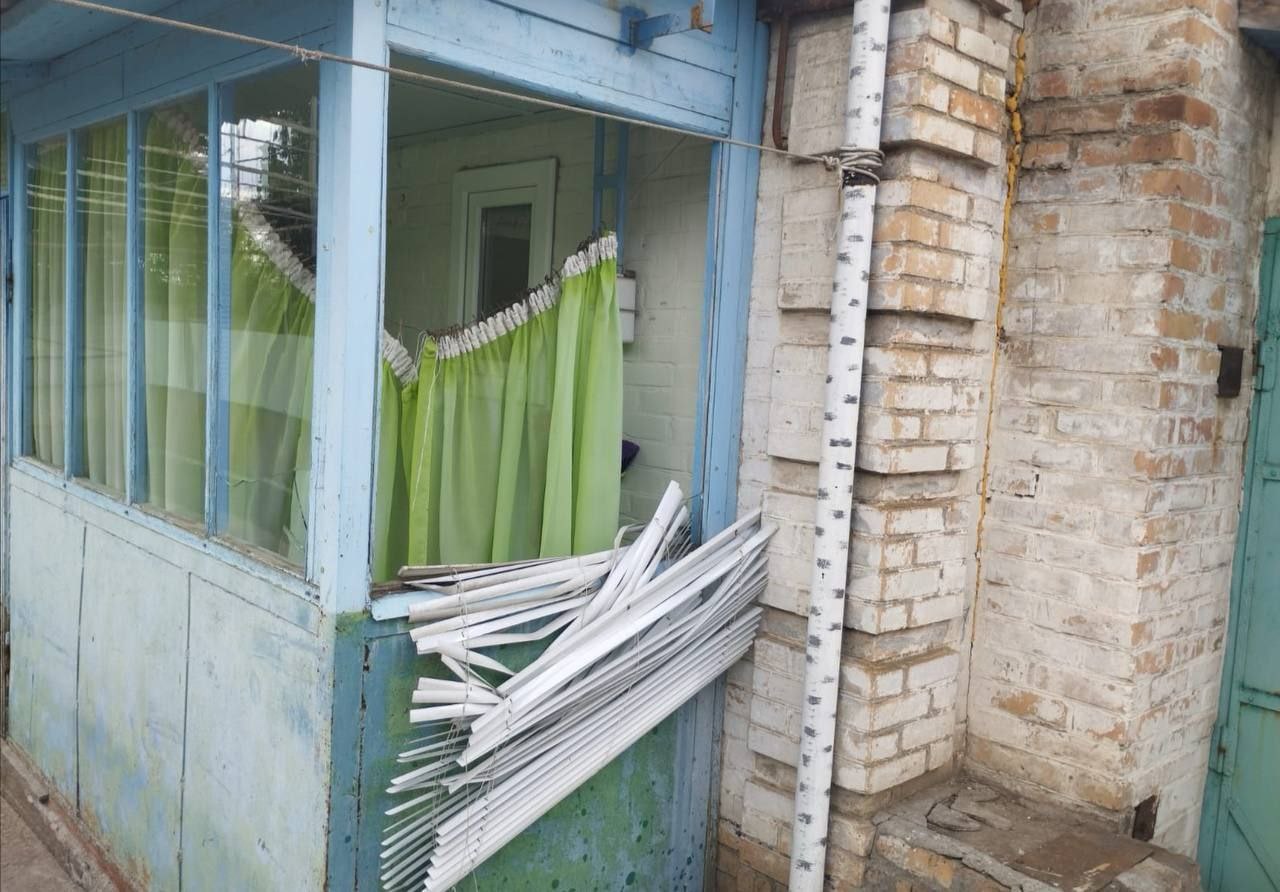 Пошкоджений вхід у будинок