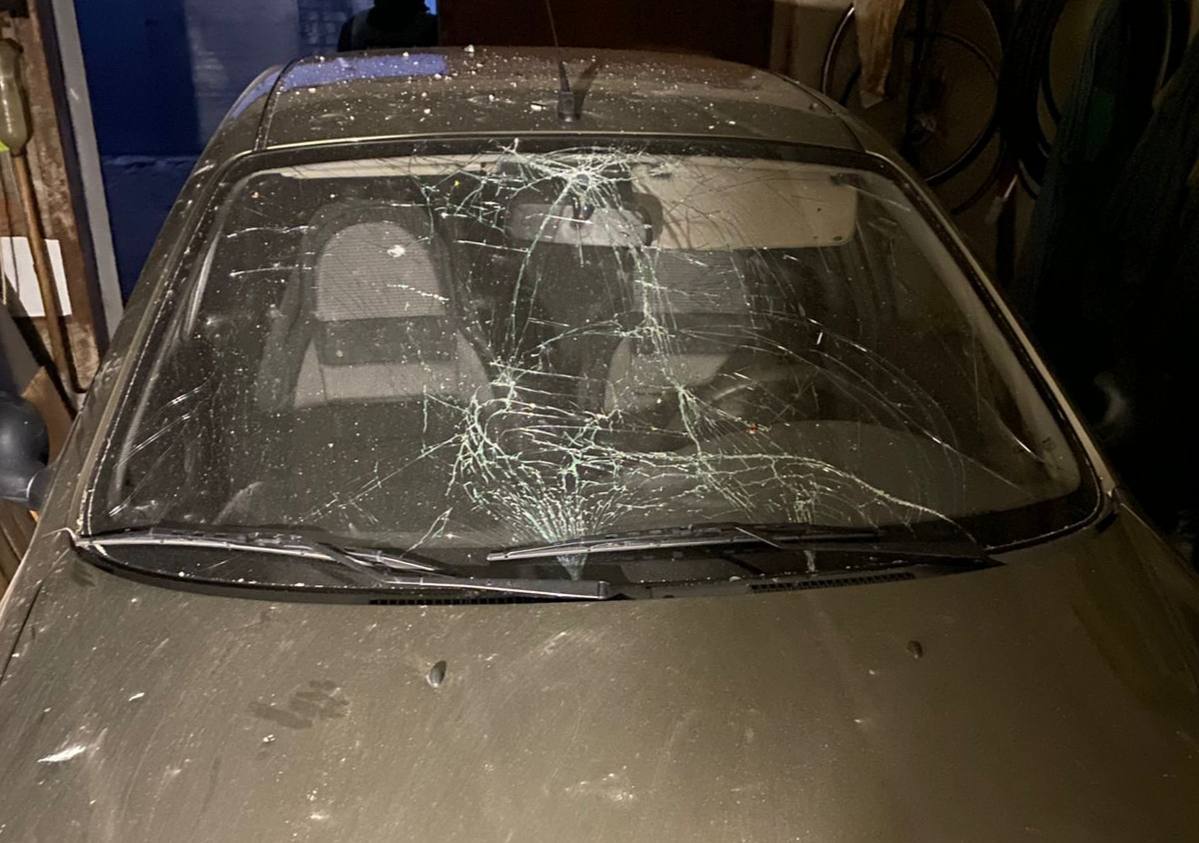 Потрощена легкова автівка