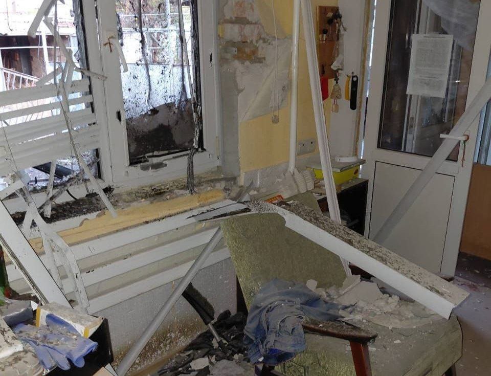 Все потрощене також всередині приватного будинку.