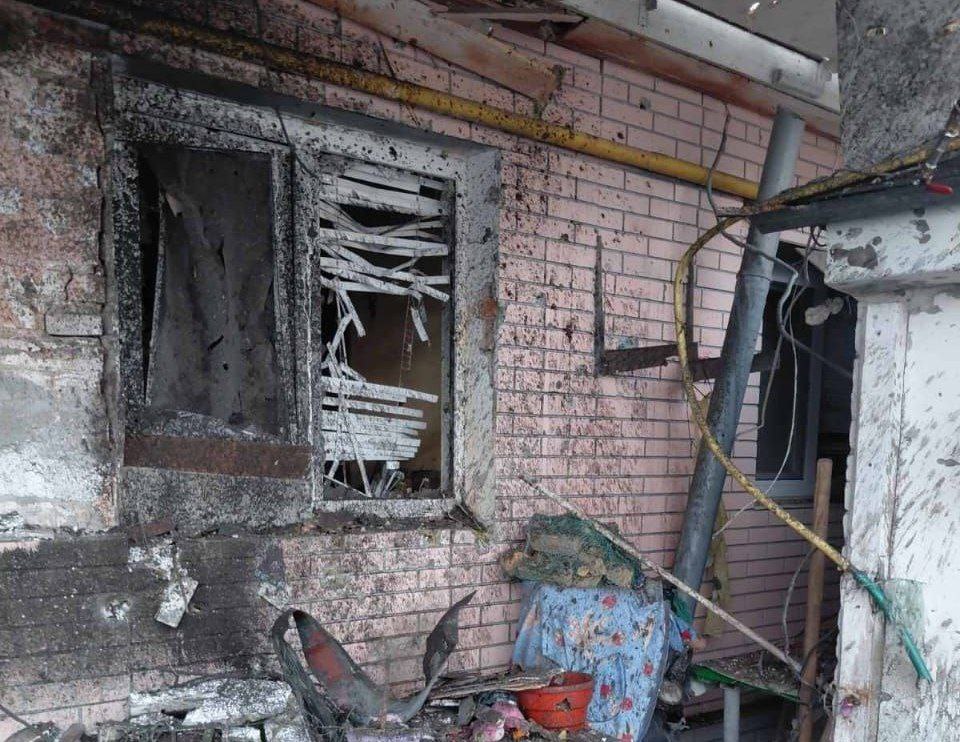 Пошкоджене вікно.