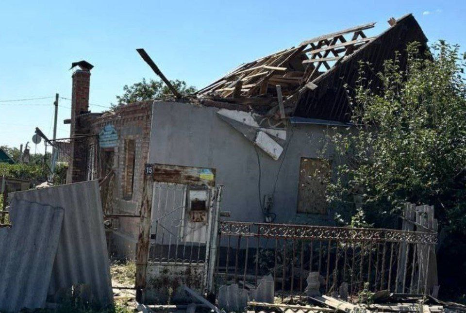 В одному з приватних будинків понівечена покрівля