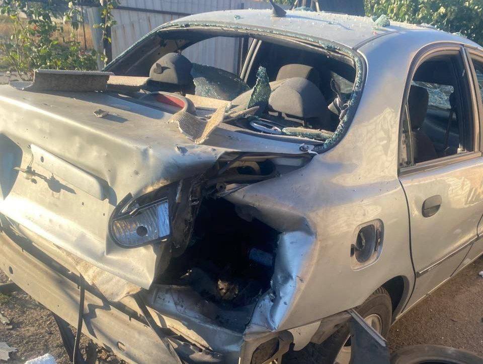 Побита автівка.