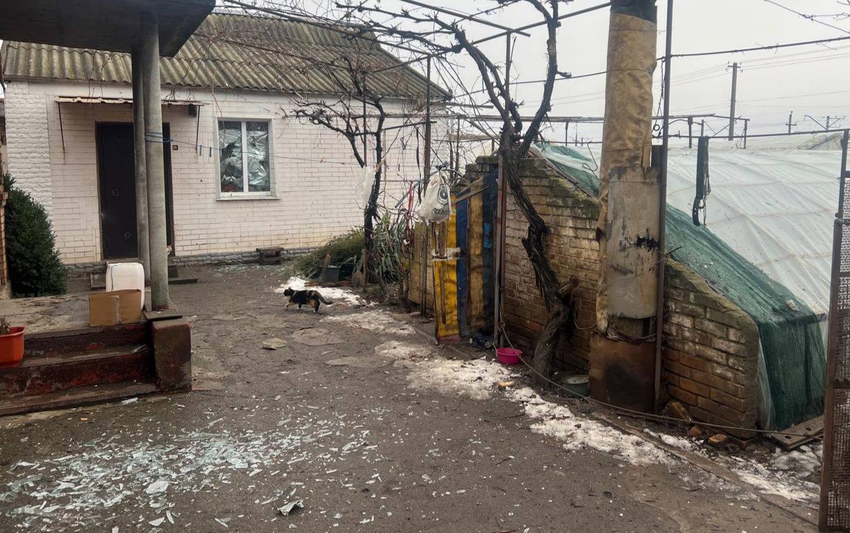 Наслідки ворожої атаки на приватне подвір’я 