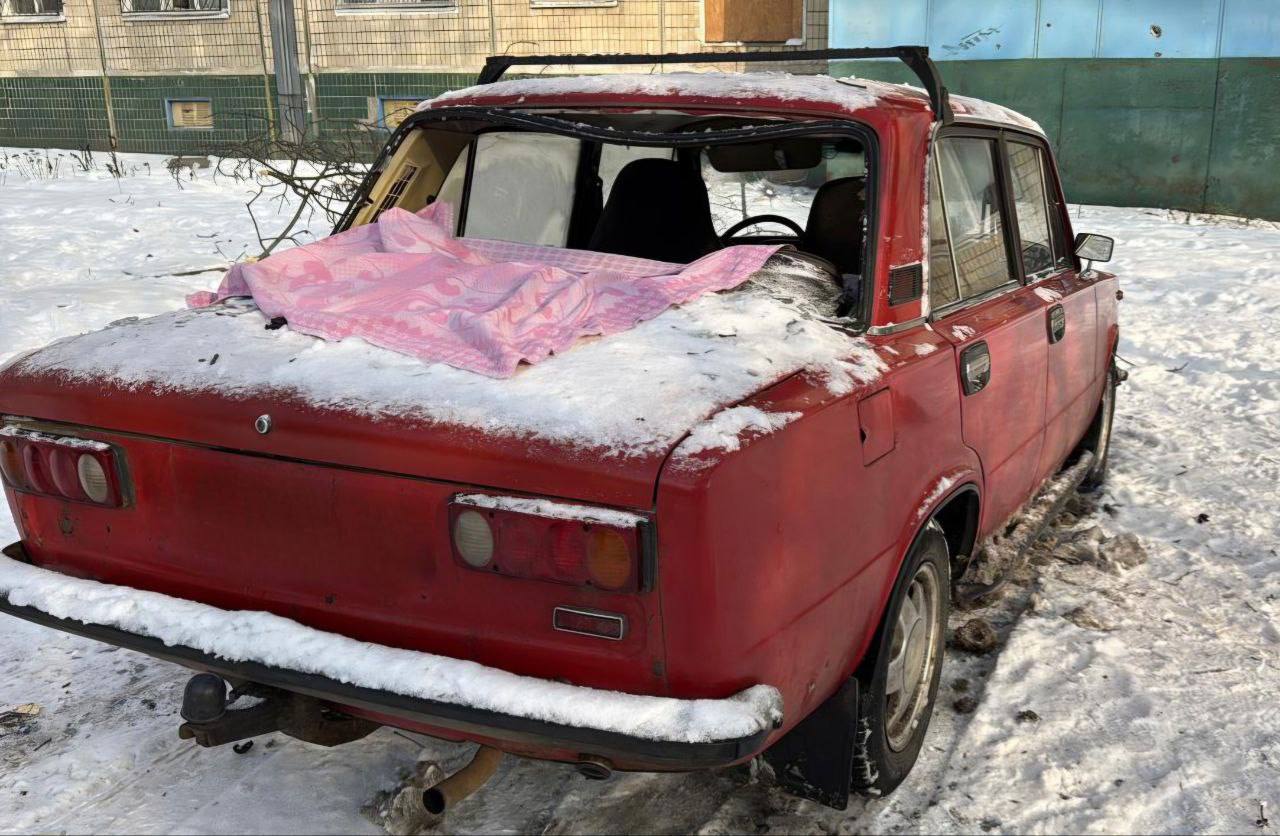 Потрощена легкова автівка
