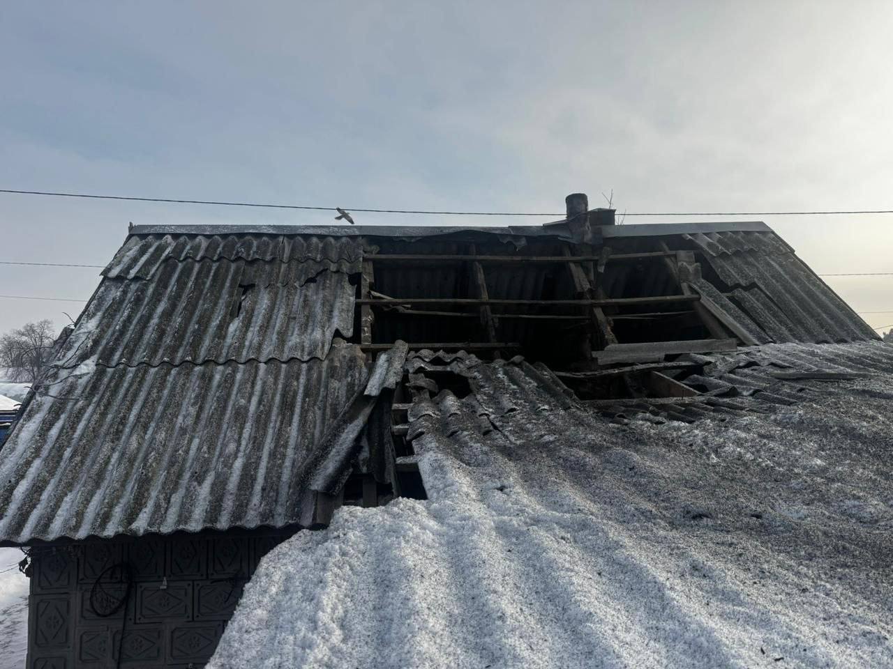 Понівечений дах приватної оселі