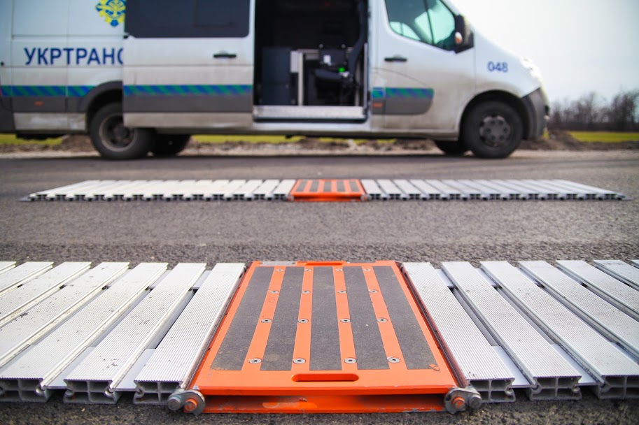  На Дніпропетровщині розпочали роботу нові вагові майданчики для вантажівок