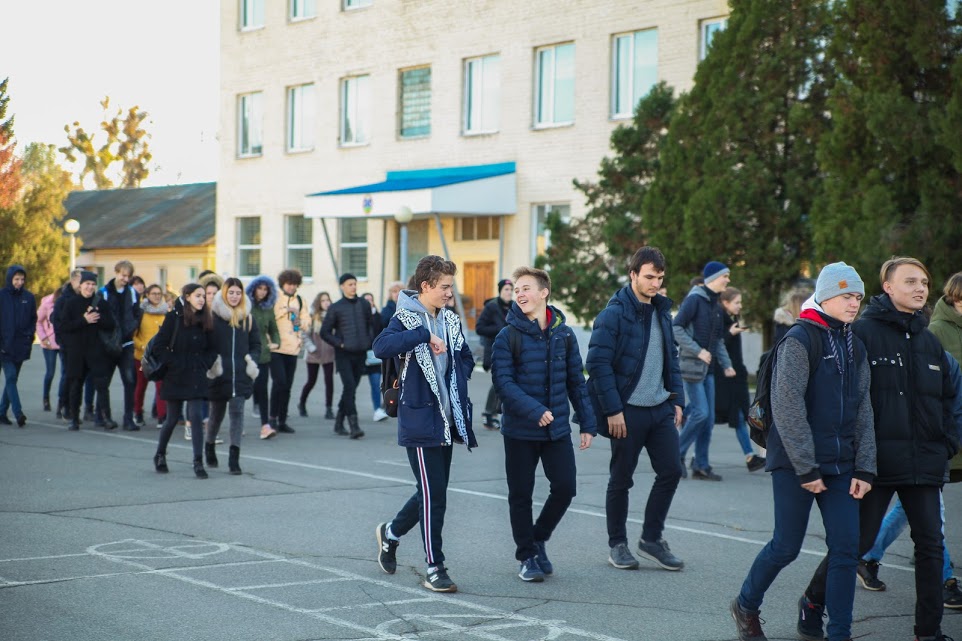 Дніпропетровська облдержадміністрація організувала патріотичні тури для школярів «Шляхами героїв»
