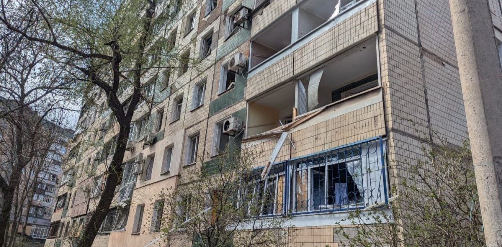 У криворізькій багатоповерхівці побиті вікна та балкони