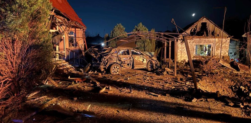 Понівечене приватне домогосподарство у Дніпрі