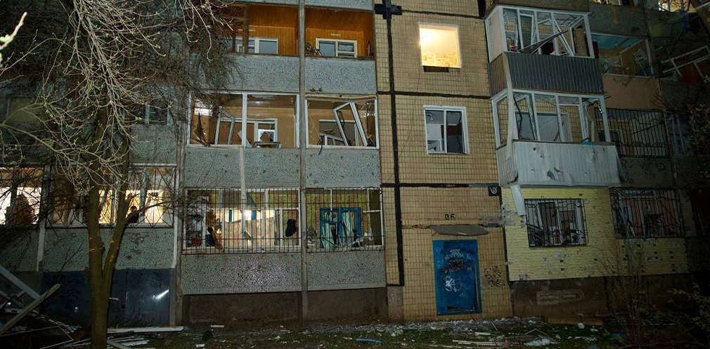 Понівечена багатоповерхівка у Кривому Розі
