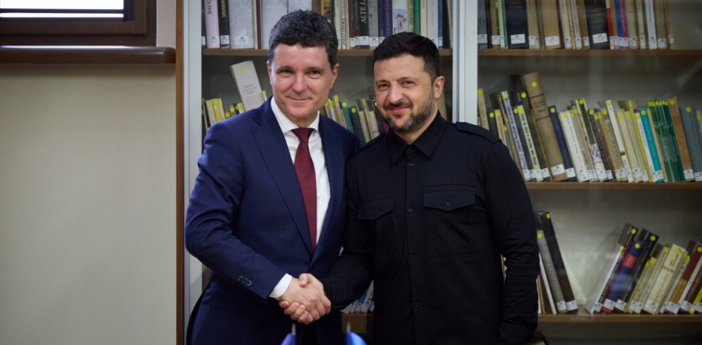 Президент України Володимир Зеленський уперше зустрівся з новим Президентом Румунії Нікушором Даном